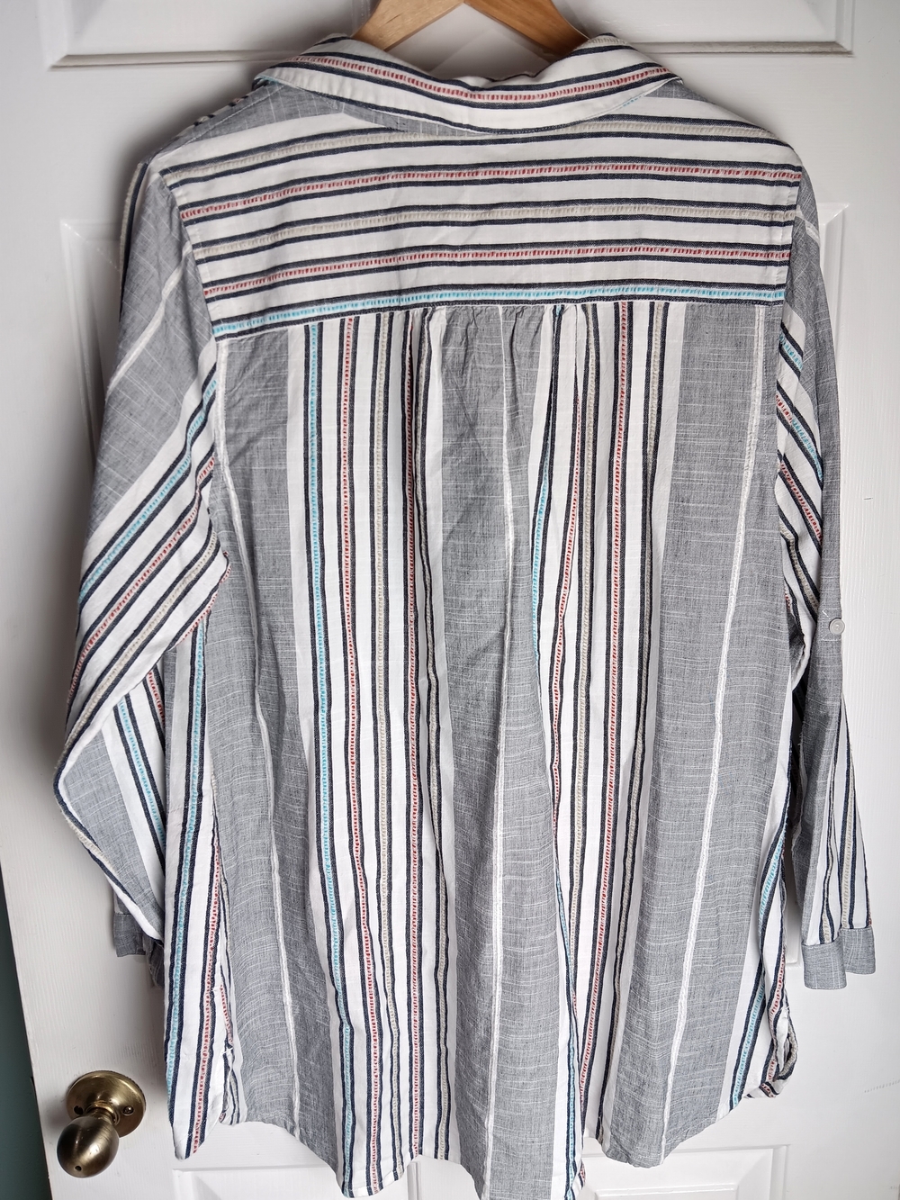 Soft Surroundings Size 1X Gray White Striped Embroidered Aruba Boho Tunic - Picture 2 of 13